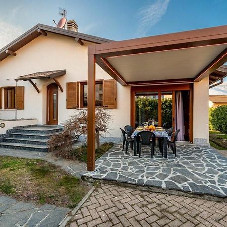 Villa Iris -Pet Friendly Stay - Garden - Private Parking- Bike Friendly Holiday House Colico Ngoại thất bức ảnh