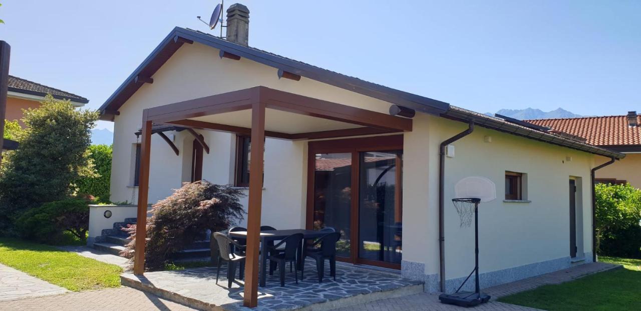 Villa Iris -Pet Friendly Stay - Garden - Private Parking- Bike Friendly Holiday House Colico Ngoại thất bức ảnh