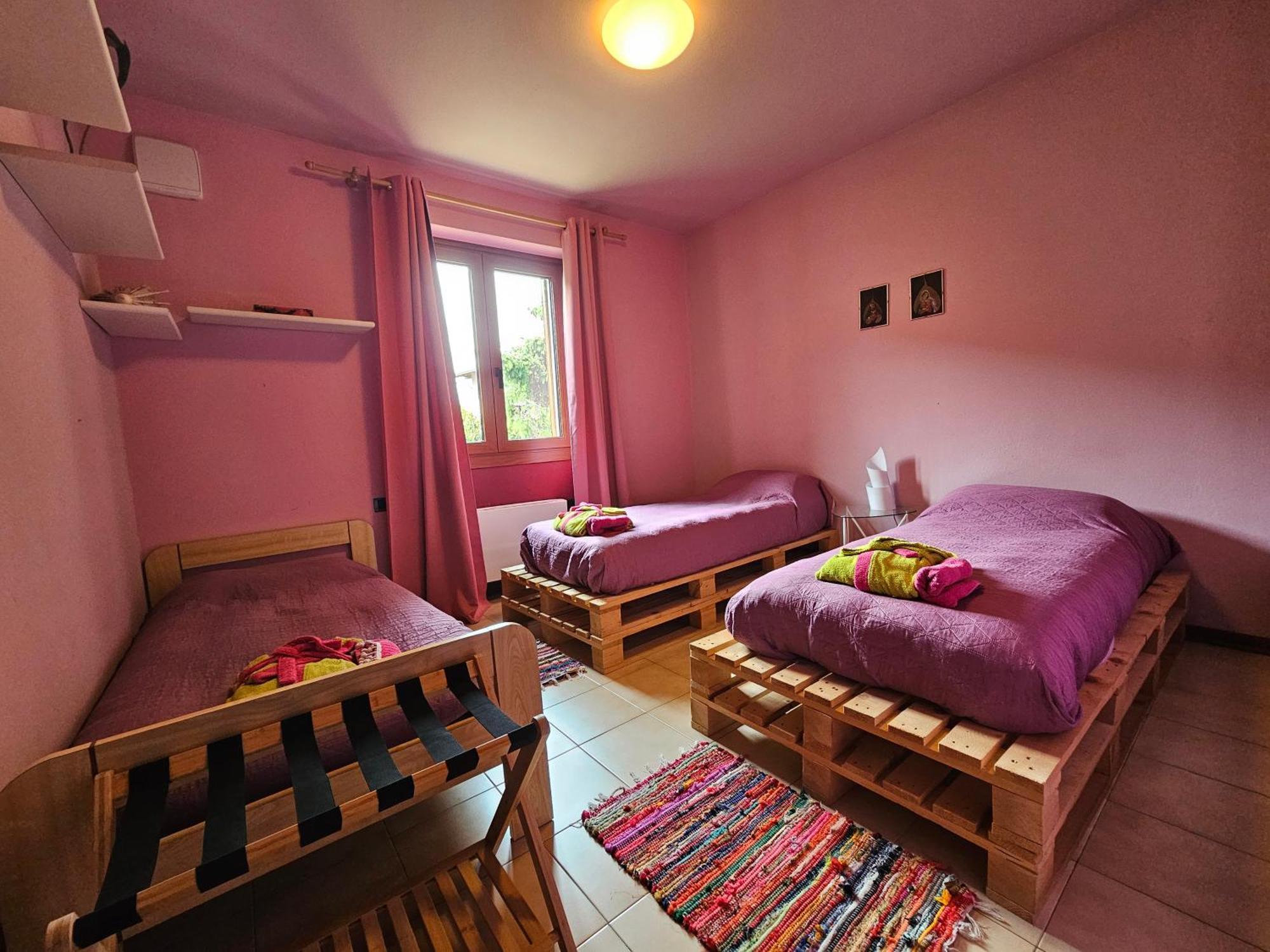 Villa Iris -Pet Friendly Stay - Garden - Private Parking- Bike Friendly Holiday House Colico Ngoại thất bức ảnh